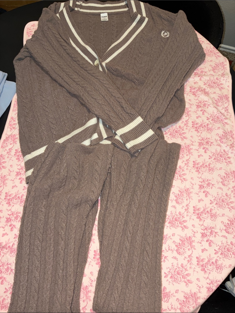PINK cashmere sweater cardigan with flare leggings set